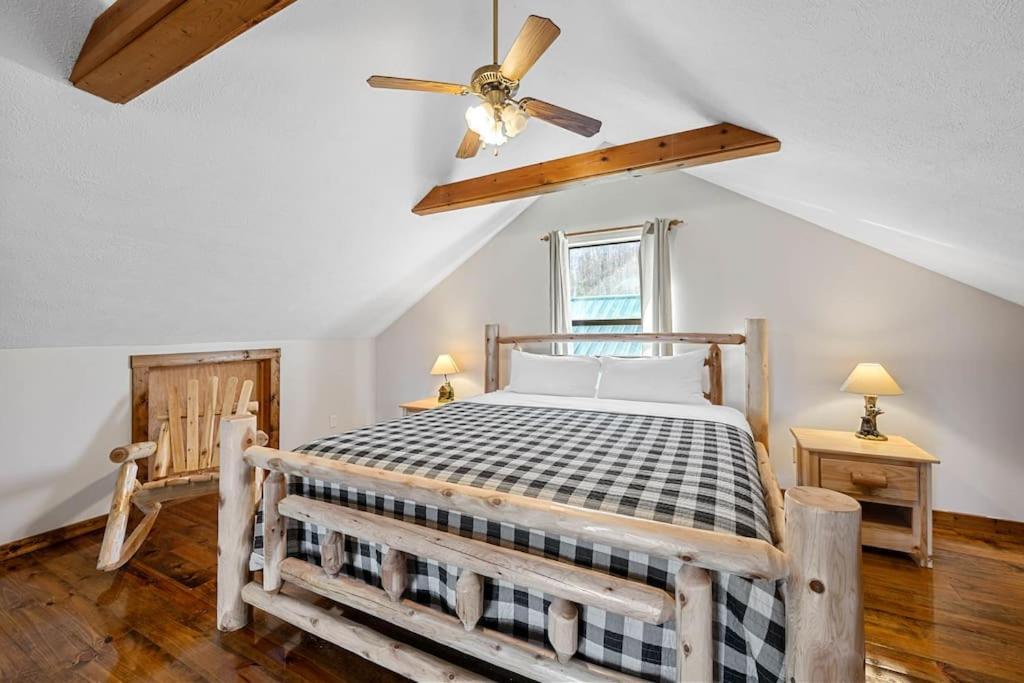 Dog Friendly! Views! Hot Tub! Close To Pf! Gsmnp Sevierville Exterior foto
