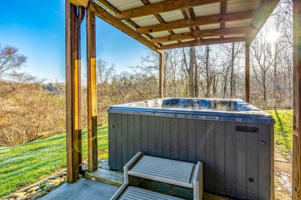 Dog Friendly! Views! Hot Tub! Close To Pf! Gsmnp Sevierville Exterior foto